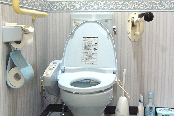 車椅子の方専用トイレ